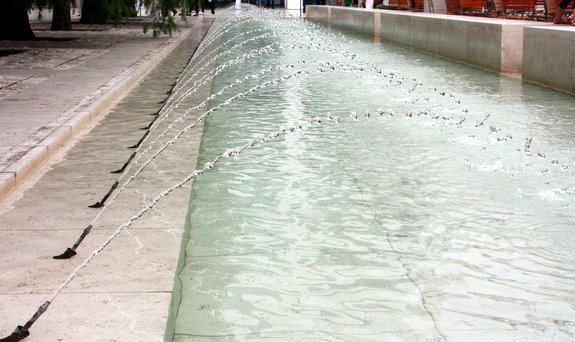 water fountain fountain