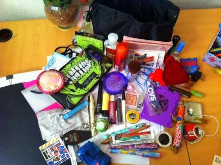 purse contents what's in your purse