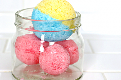DIY bath bombs