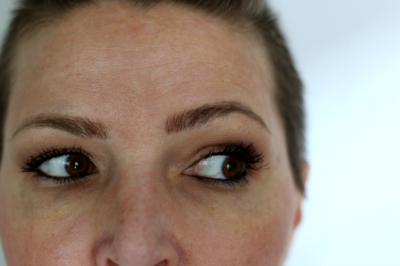 microblading eyebrows